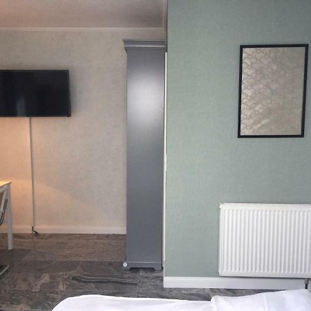 Neues Zimmerapartment Mit Bad Neckarwestheim Exterior photo